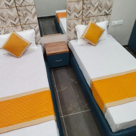 Hotel Dolphin Residency Pātan Zewnętrze zdjęcie