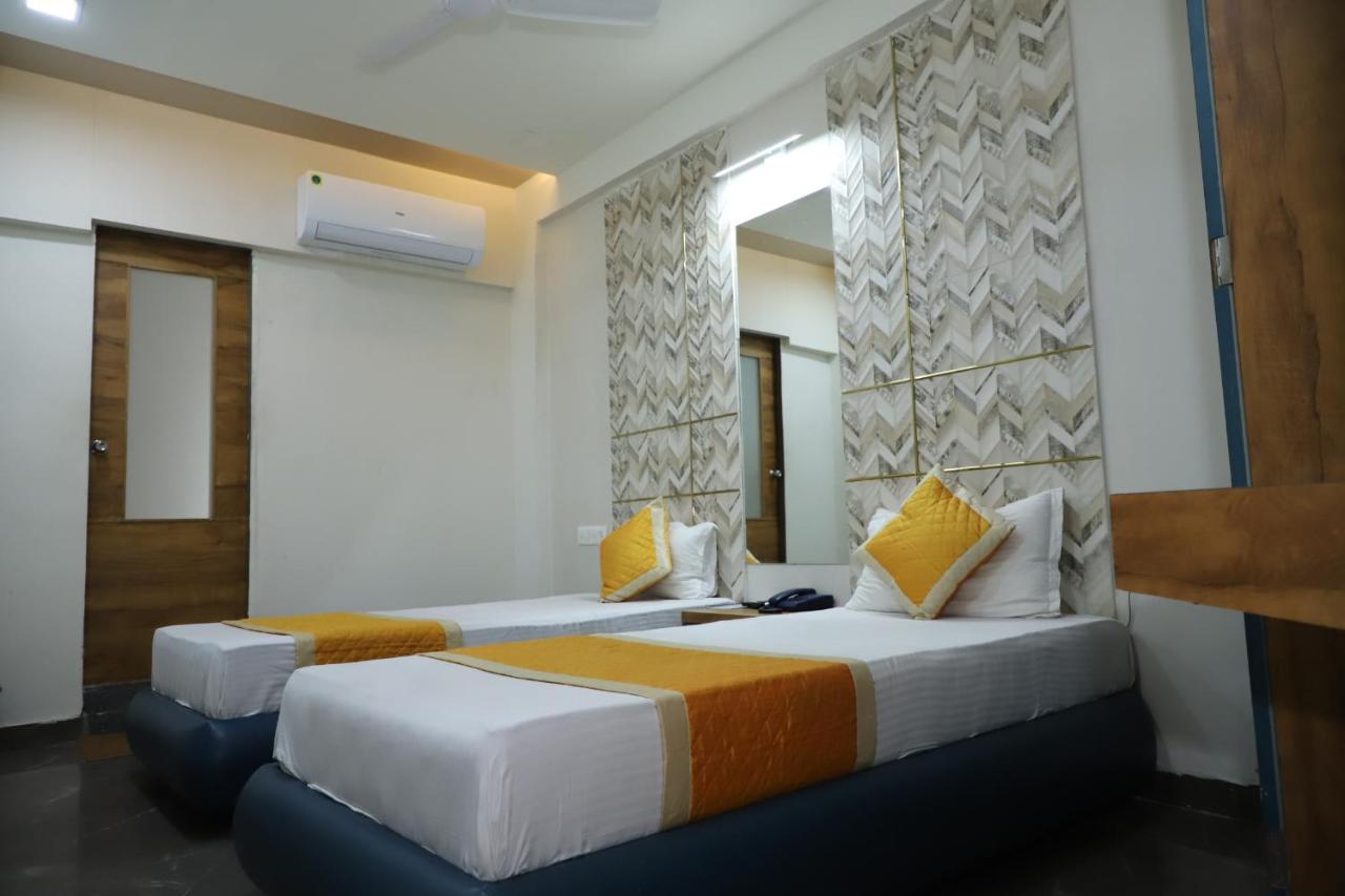 Hotel Dolphin Residency Pātan Zewnętrze zdjęcie
