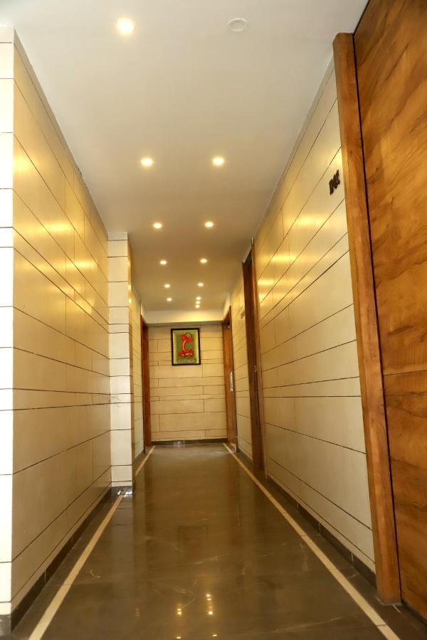 Hotel Dolphin Residency Pātan Zewnętrze zdjęcie