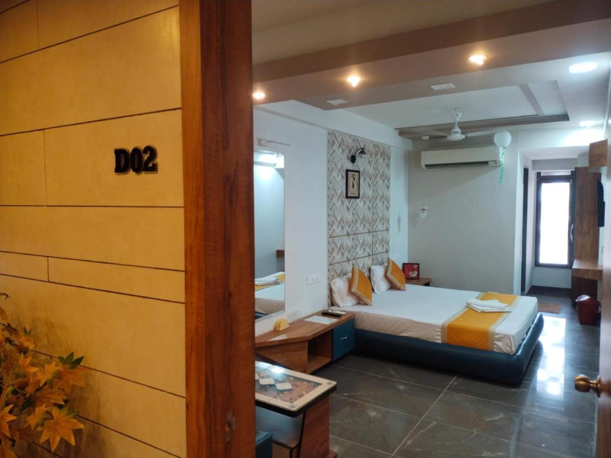 Hotel Dolphin Residency Pātan Zewnętrze zdjęcie