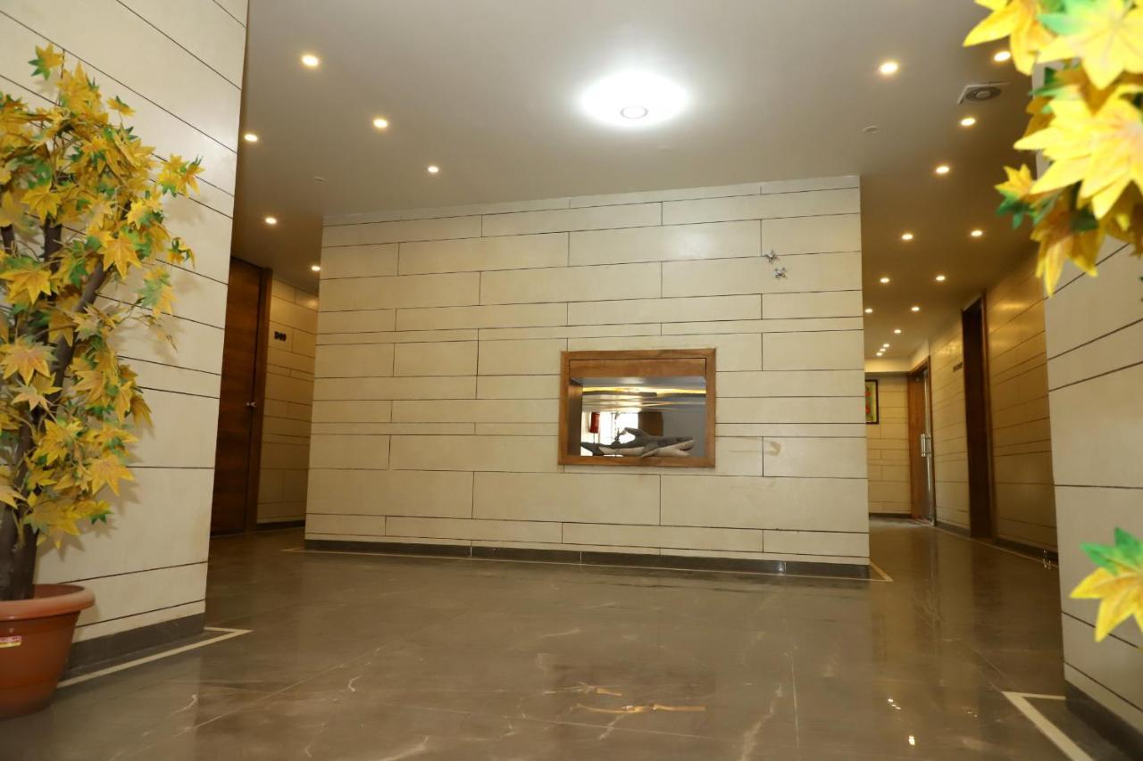 Hotel Dolphin Residency Pātan Zewnętrze zdjęcie