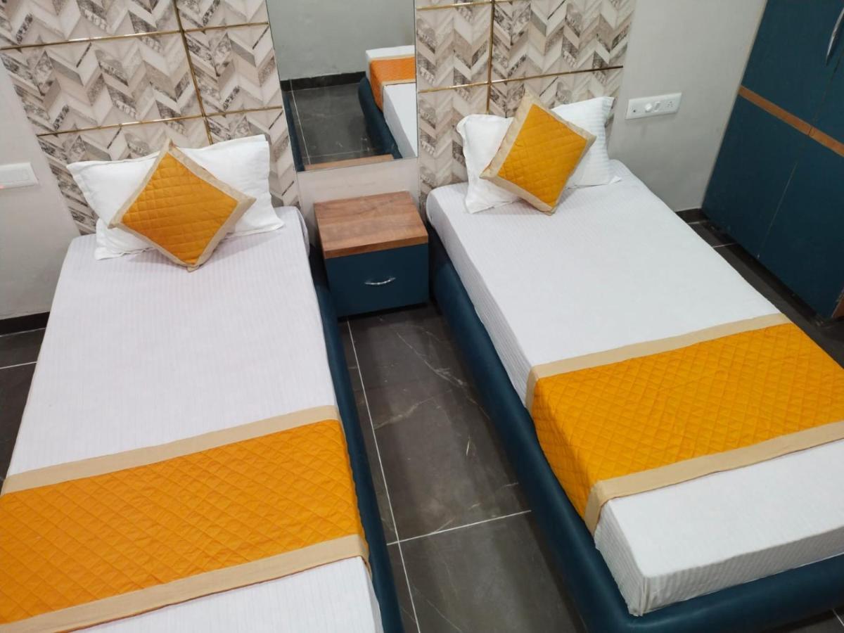 Hotel Dolphin Residency Pātan Zewnętrze zdjęcie